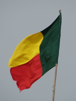 01 Drapeau Beninois